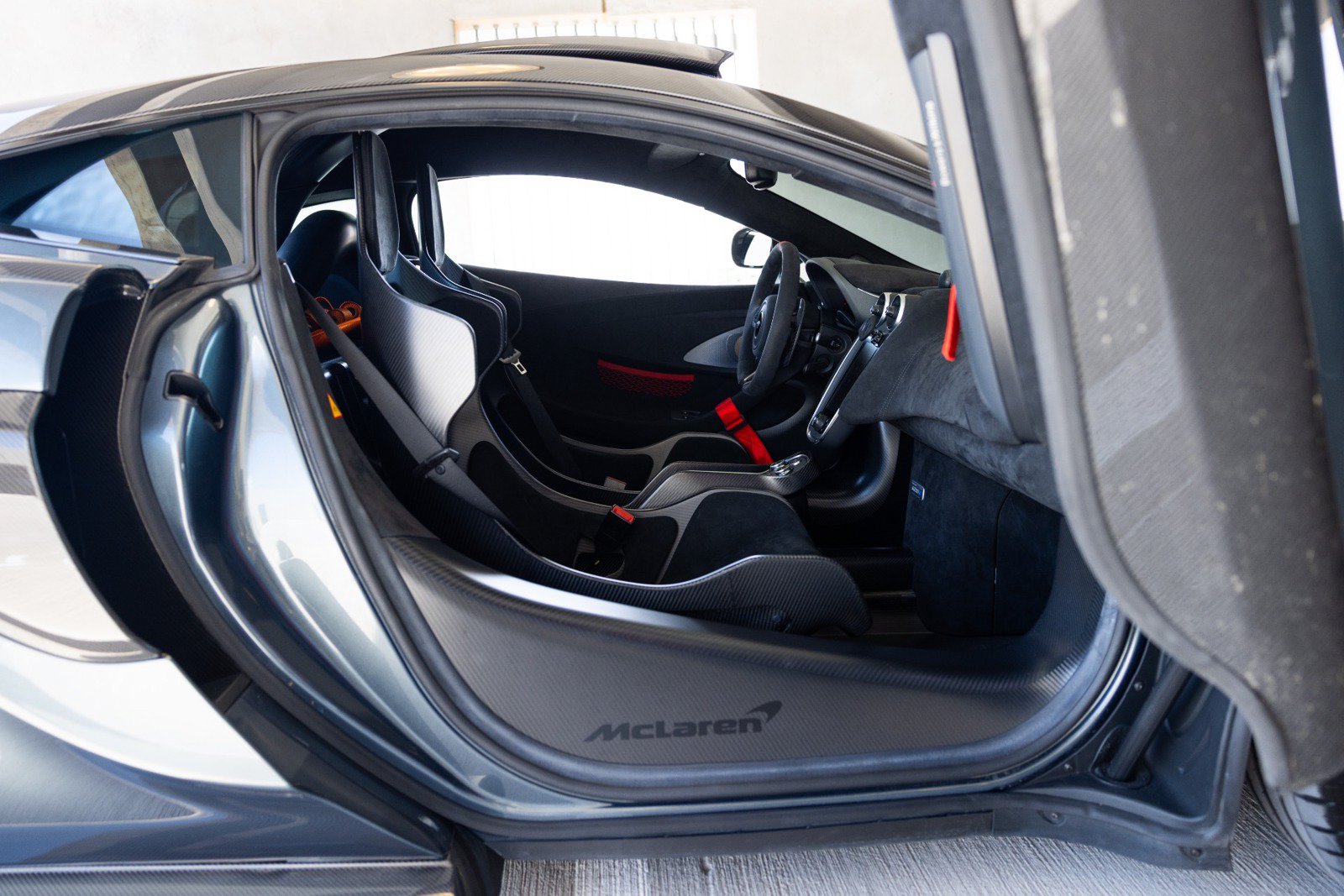 Used 2020 McLaren 620R RWD image 59