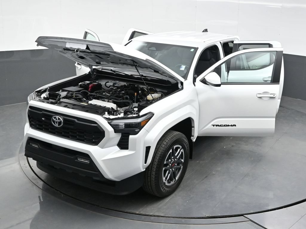 Used 2024 Toyota Tacoma TRD Sport AWD/4WD image 39