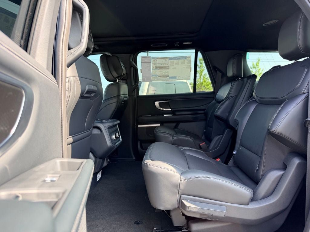 New 2026 Ford Expedition Max Platinum w/ Stealth Appearance Package AWD/4WD image 11