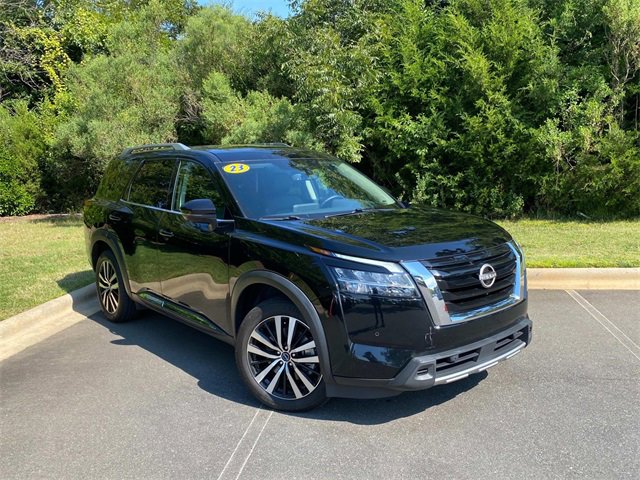 Used 2023 Nissan Pathfinder Platinum w/ Cargo Package