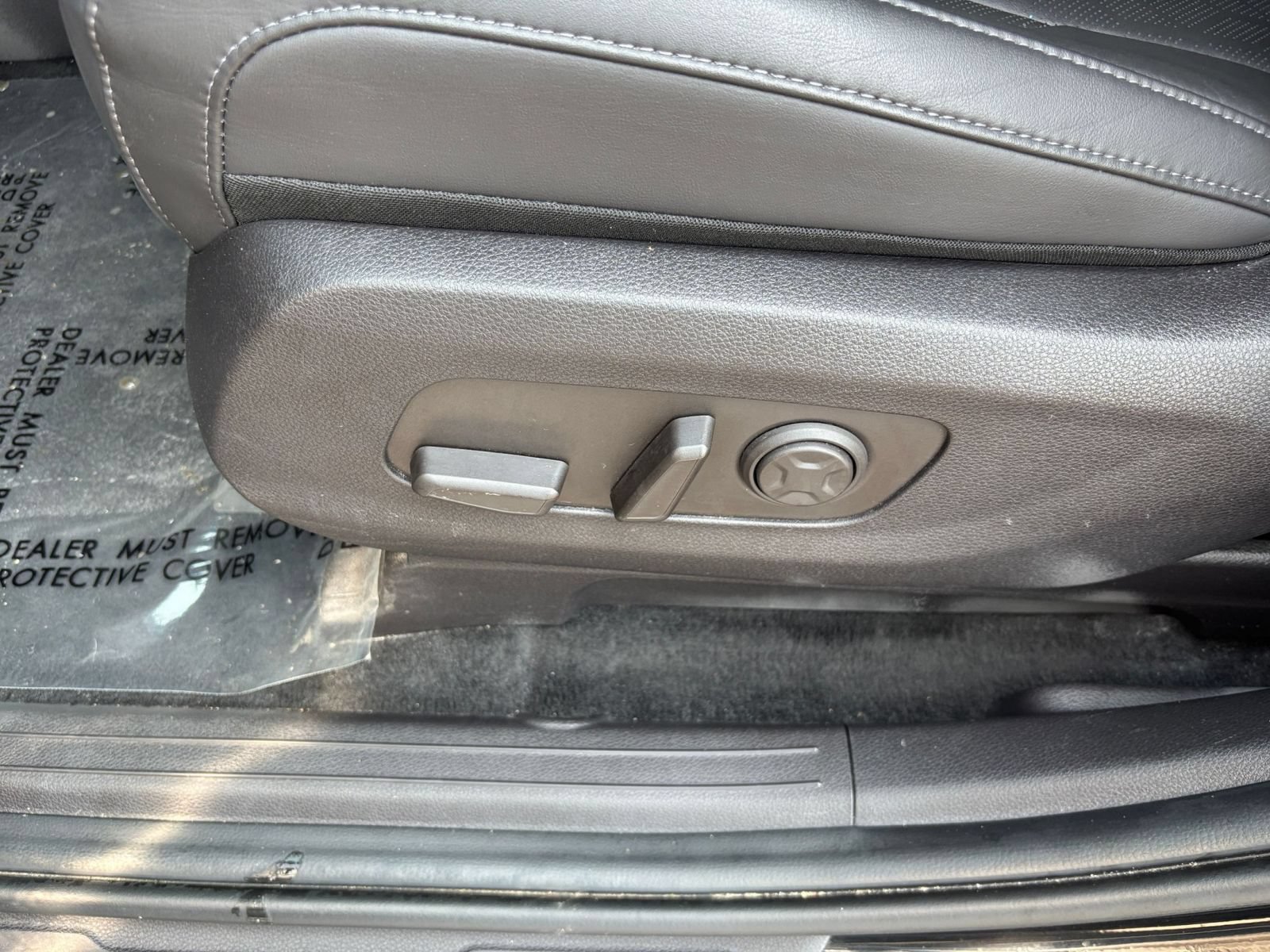 Used 2026 Kia Carnival FWD image 23