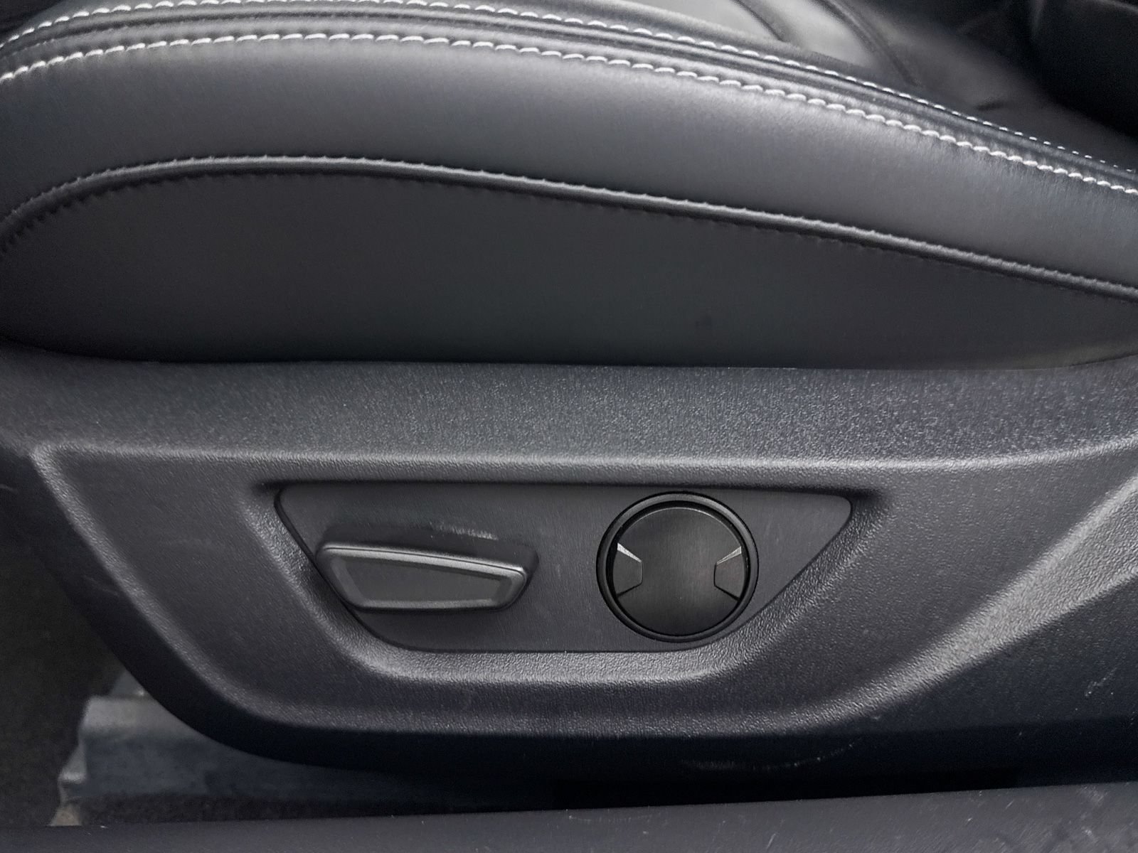 Used 2024 Ford Mustang GT Premium RWD image 29