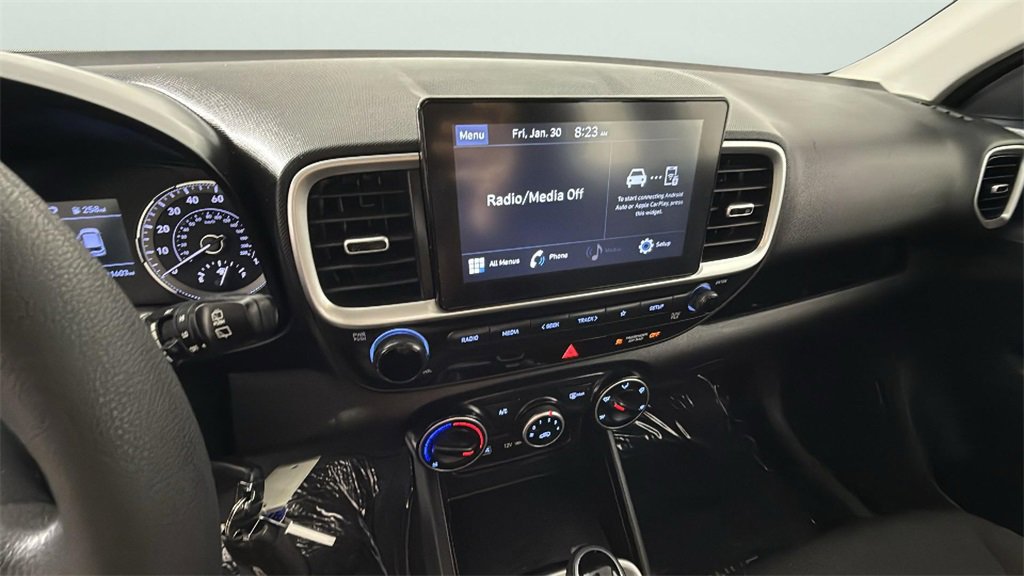 Used 2022 Hyundai Venue SE image 21