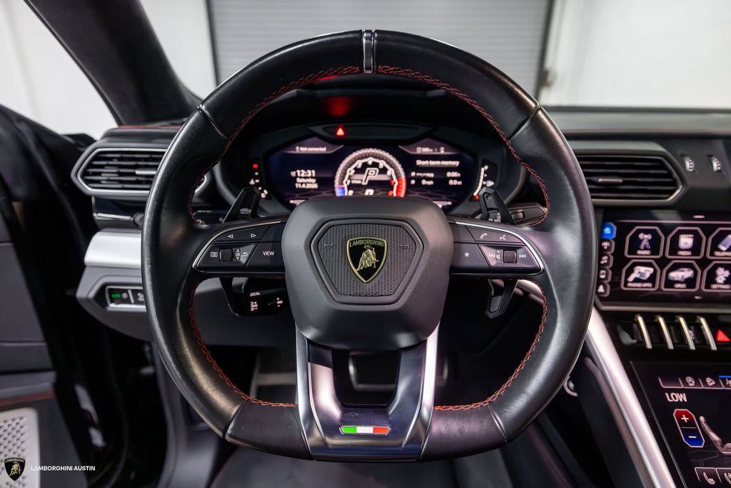 Used 2019 Lamborghini Urus AWD/4WD image 26