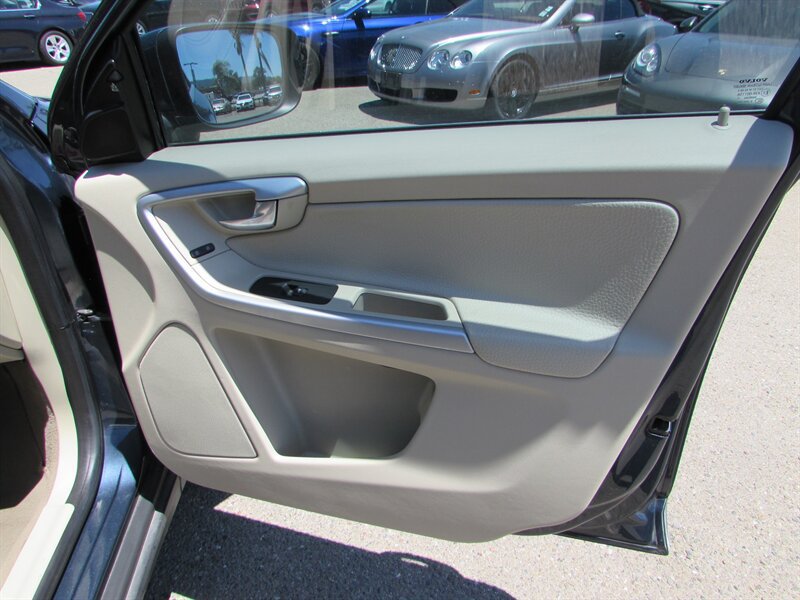 Used 2012 Volvo XC60 3.2 FWD image 30
