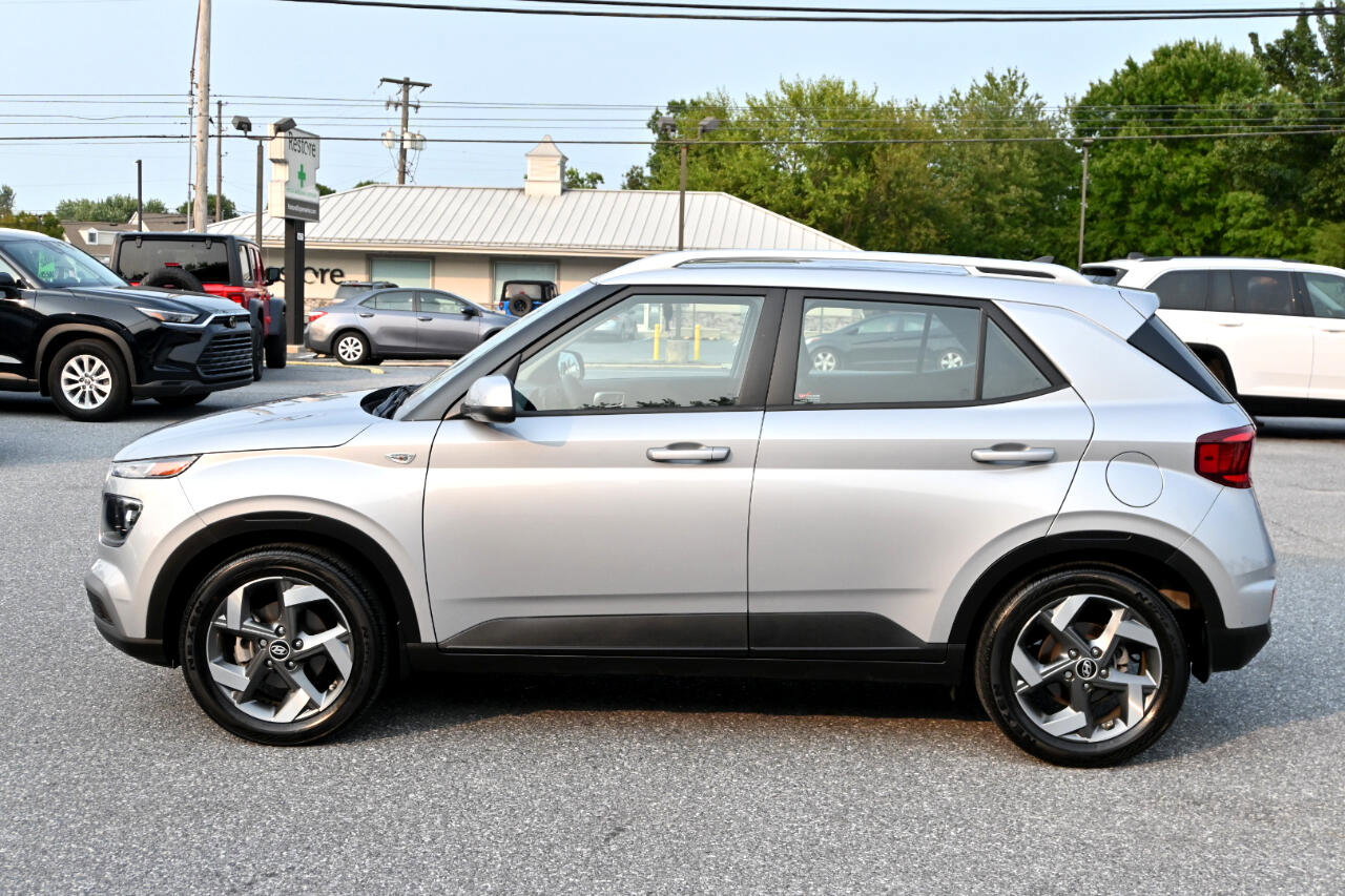 Used 2022 Hyundai Venue SEL image 8