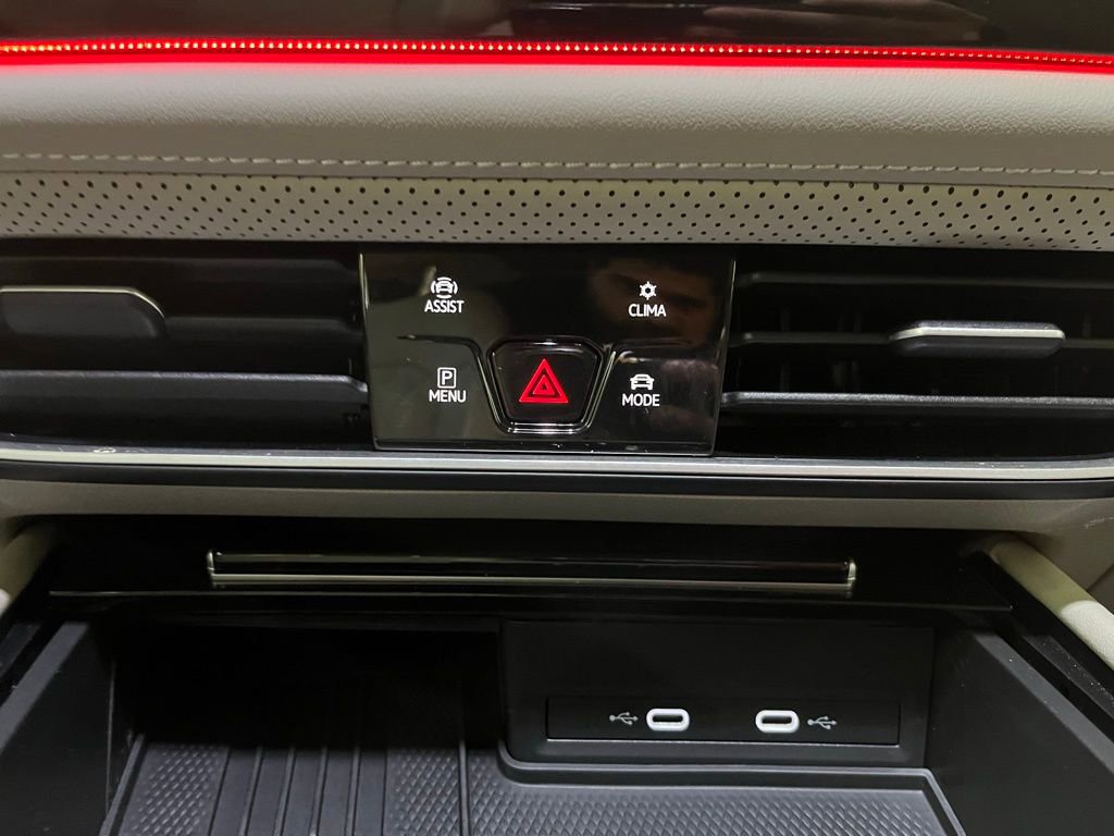 Used 2026 Volkswagen Atlas SEL Premium R-Line AWD/4WD image 16