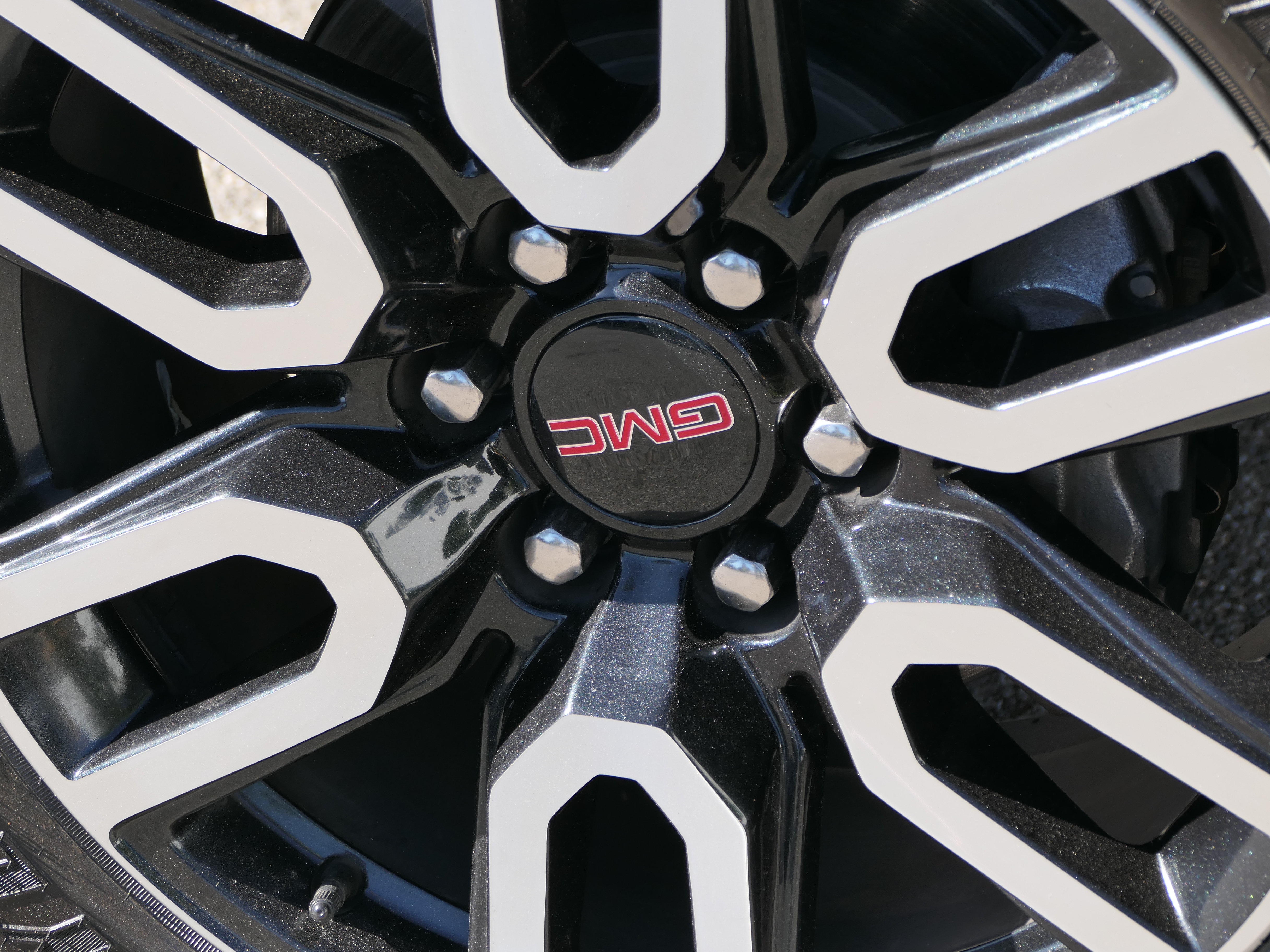 Used 2023 GMC Sierra 1500 AT4 w/ AT4 Premium Package AWD/4WD image 12