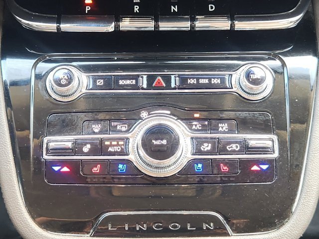 Used 2022 Lincoln Corsair FWD w/ Equipment Group 101A image 17