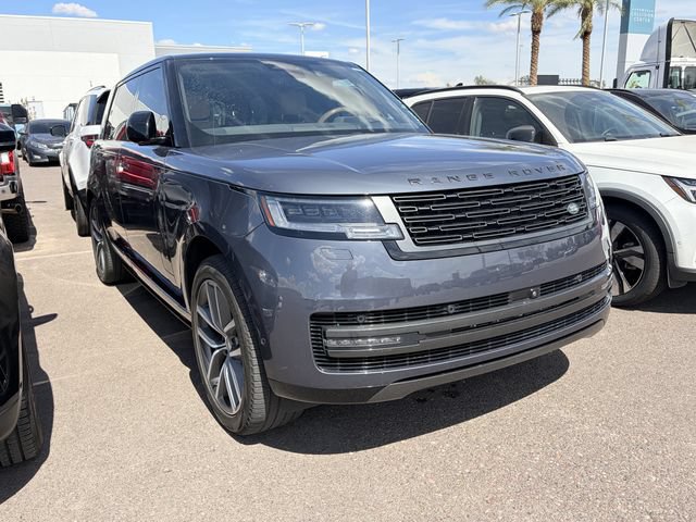 Used 2025 Land Rover Range Rover Long Wheelbase SE AWD/4WD image 3