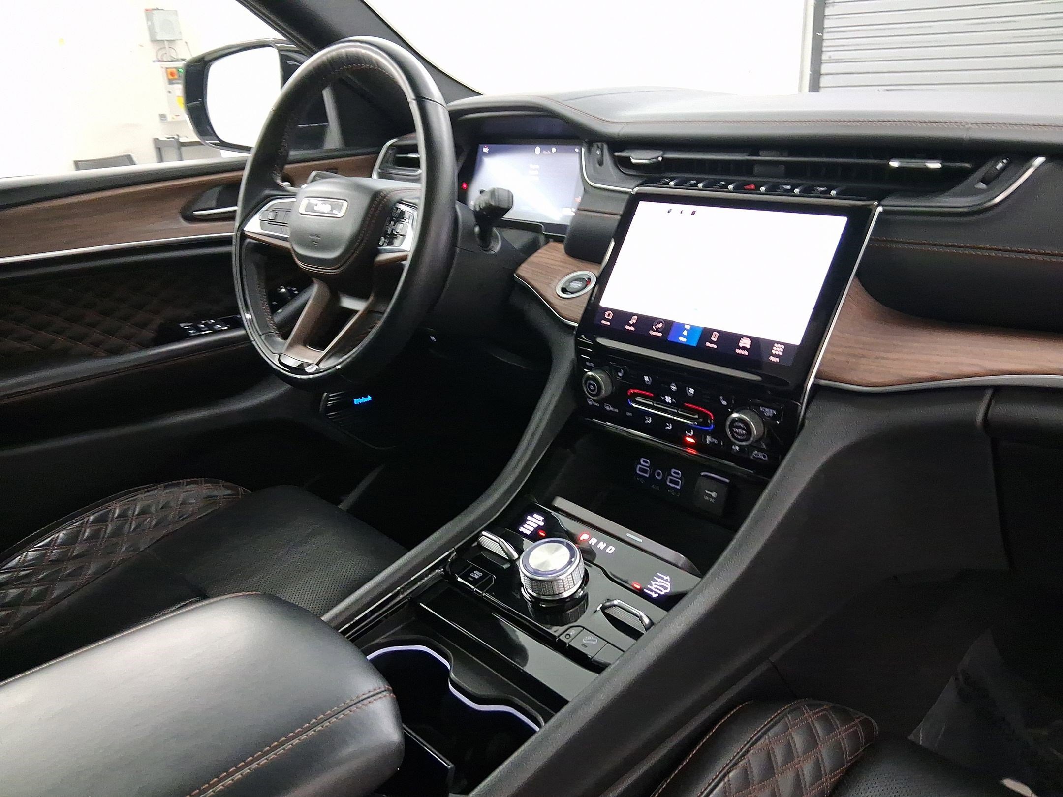 Used 2022 Jeep Grand Cherokee Summit w/ Adv Protech Group IV image 4