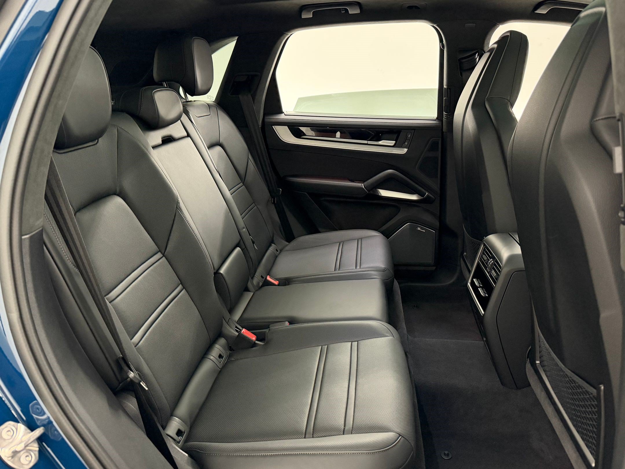 New 2025 Porsche Cayenne GTS AWD/4WD image 29