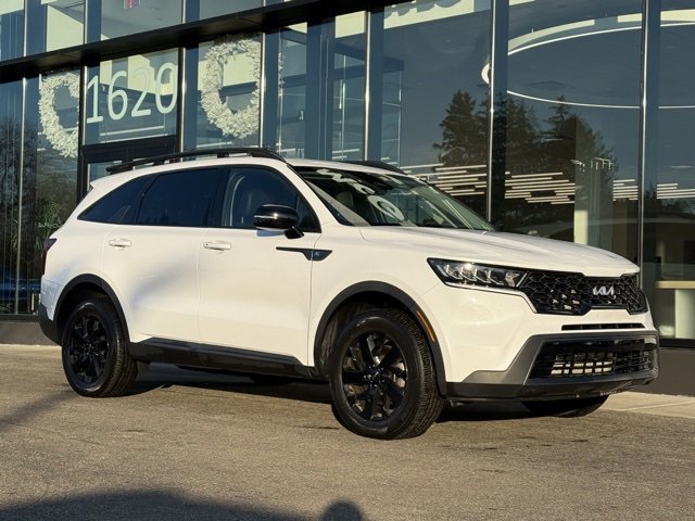 Used 2023 Kia Sorento S image 4