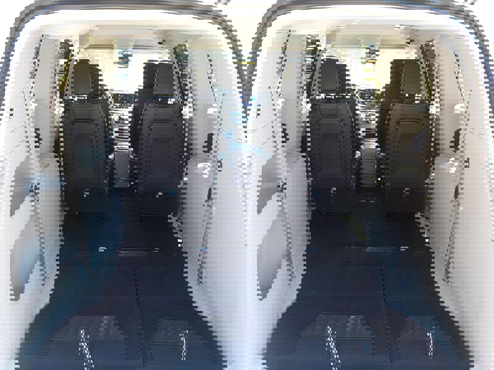 Used 2024 Chrysler Pacifica Touring-L image 10