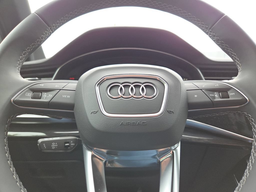 Certified 2026 Audi Q7 2.0T Premium w/ Convenience Plus Package AWD/4WD image 32