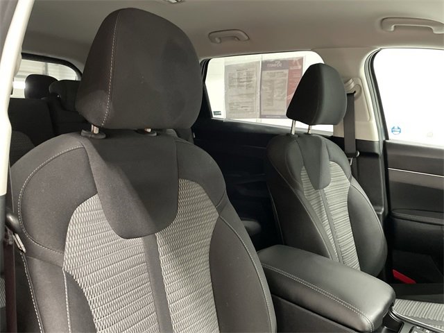 Used 2024 Kia Sorento LX image 18