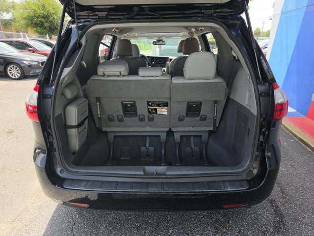 Used 2020 Toyota Sienna XLE FWD image 9