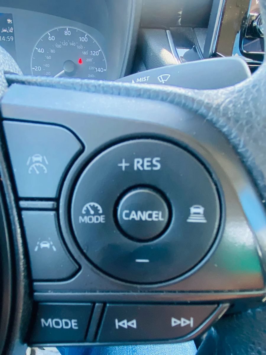 Used 2025 Toyota Corolla LE FWD image 12
