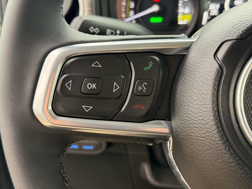 Used 2025 Jeep Wrangler Unlimited Sahara image 23