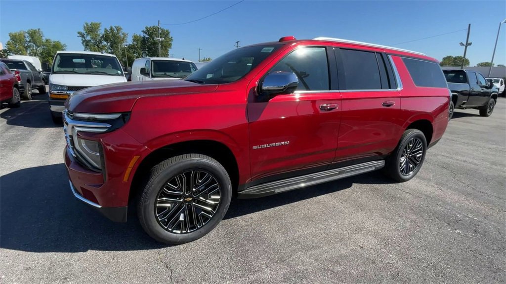 New 2025 Chevrolet Suburban Premier image 6