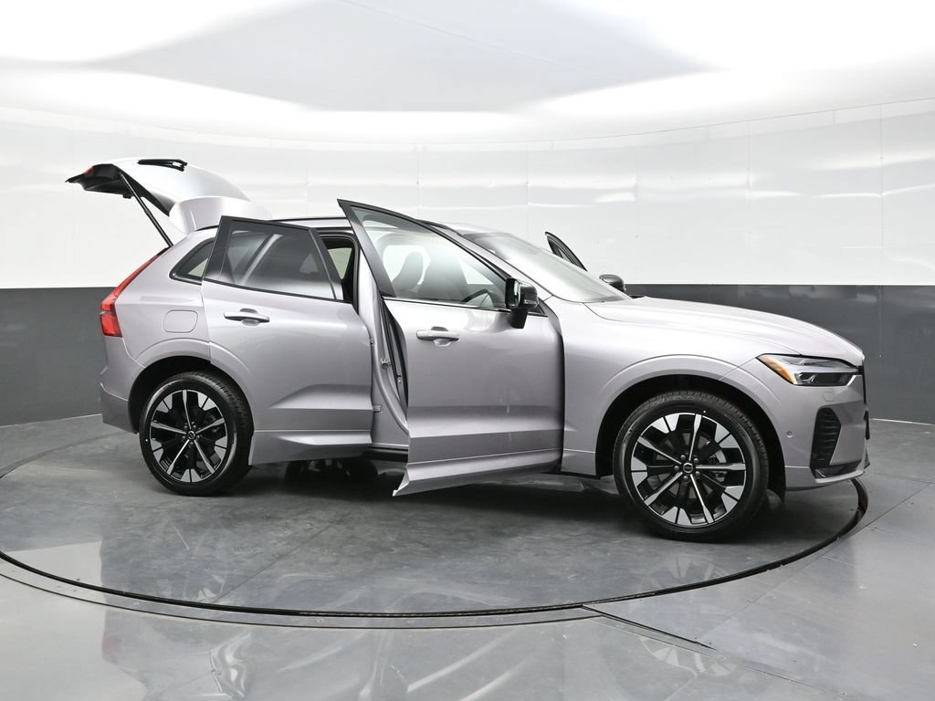 New 2026 Volvo XC60 B5 Plus w/ Climate Package AWD/4WD image 43
