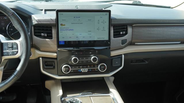 Used 2024 Ford Expedition Limited image 17