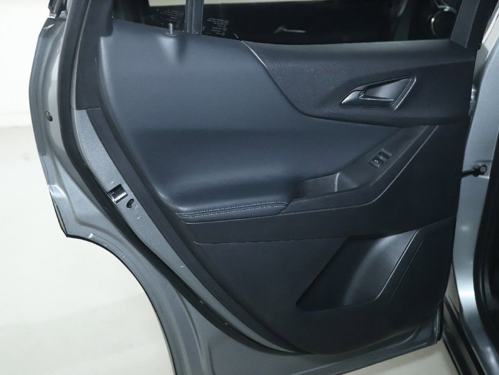 Used 2025 Chevrolet Equinox LT FWD image 13