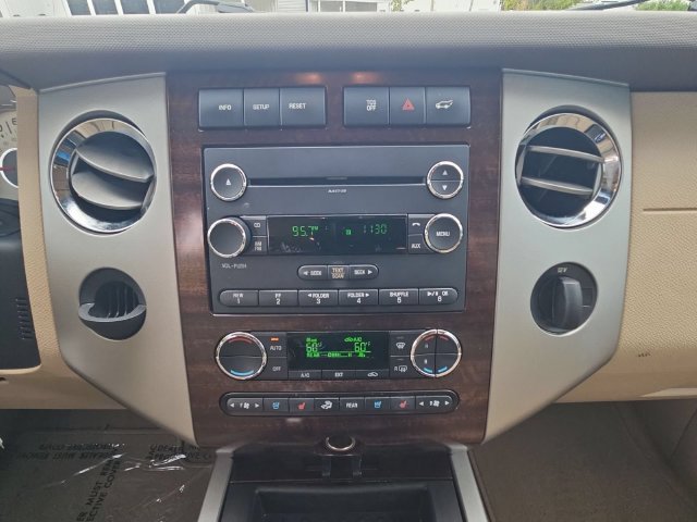 Used 2013 Ford Expedition XLT RWD image 18