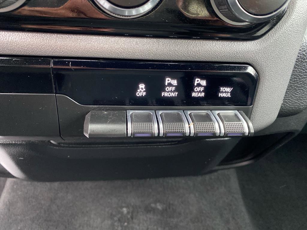 Used 2025 RAM 1500 Big Horn AWD/4WD image 14