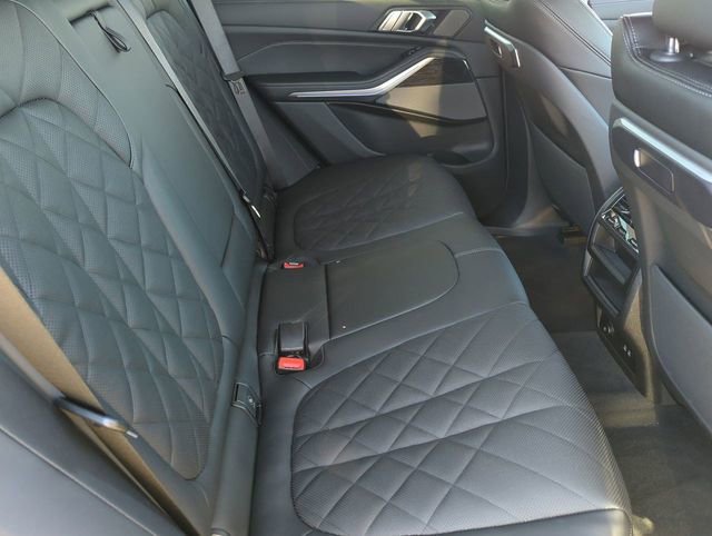 Used 2026 BMW X5 sDrive40i w/ M Sport Package image 13