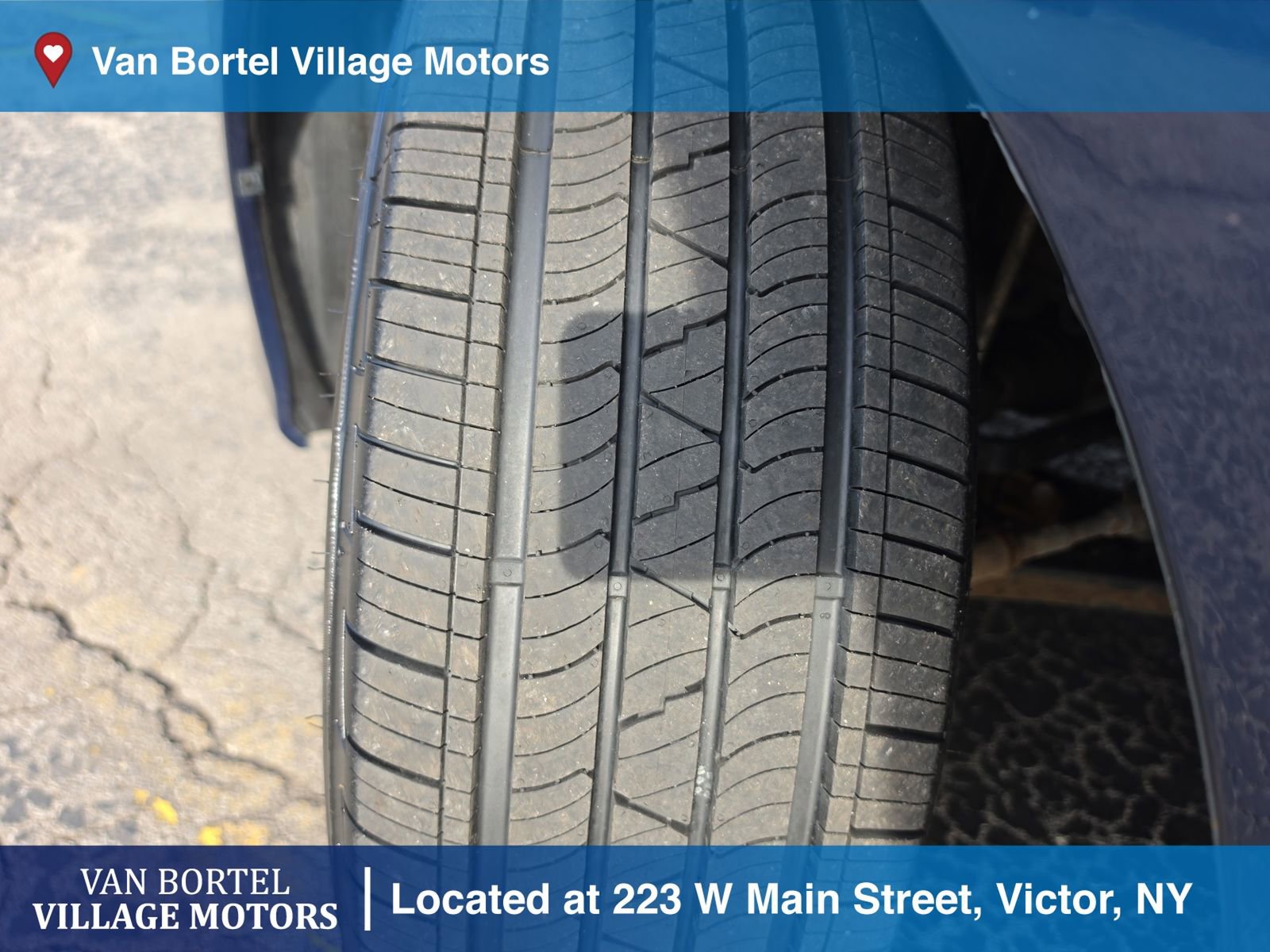 Used 2019 Toyota Sienna XLE w/ XLE Navigation Package FWD image 36