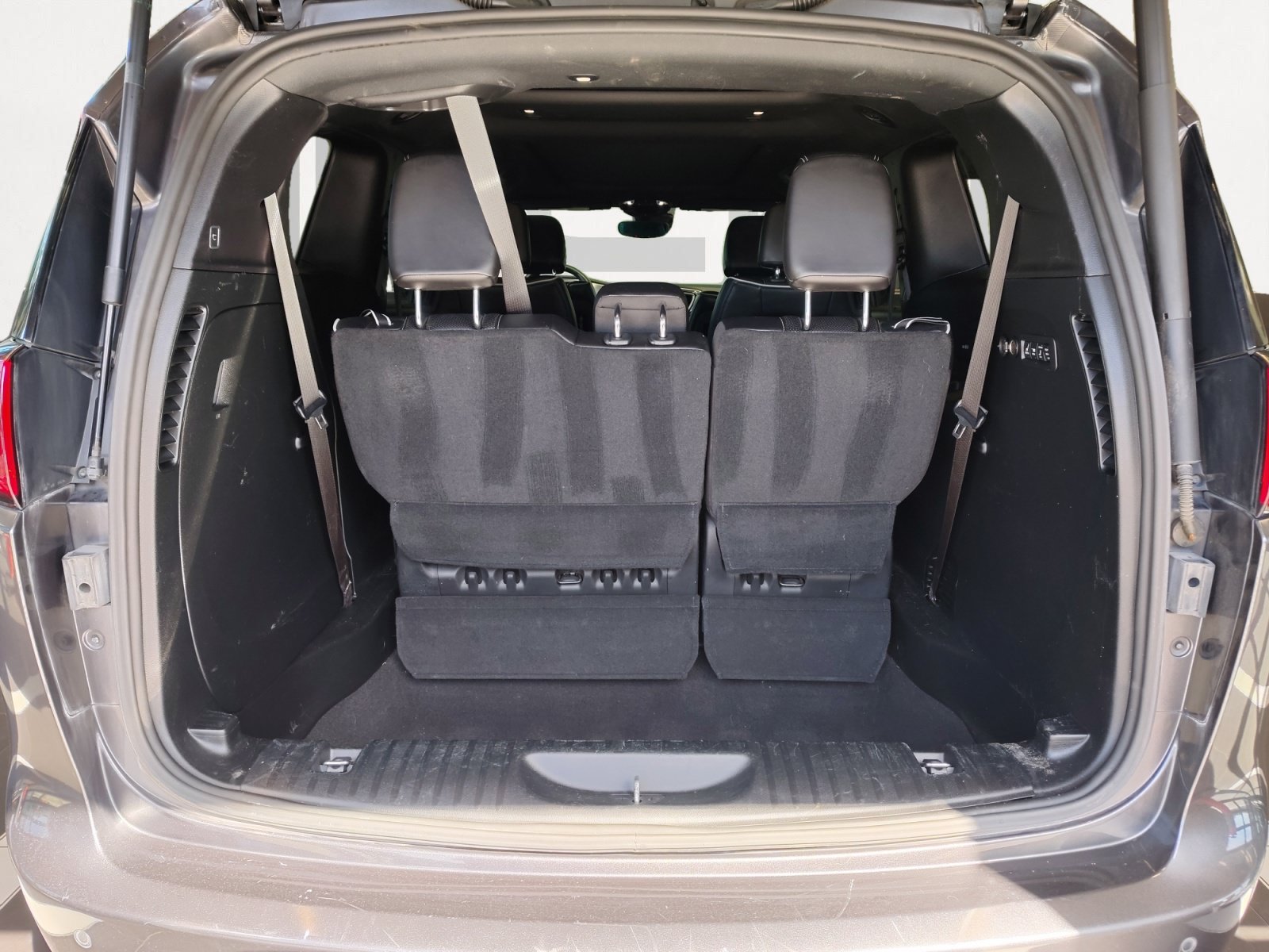 Used 2019 Chrysler Pacifica Limited w/ Advanced Safetytec Group FWD image 13