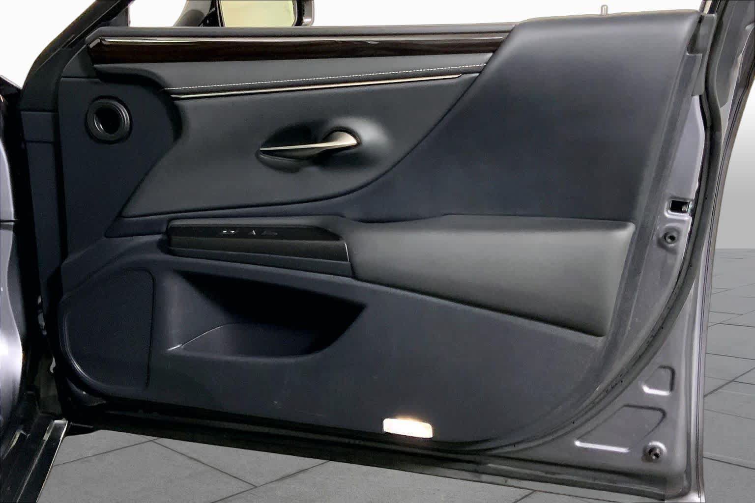 Used 2019 Lexus ES 350 w/ Premium Package FWD image 23