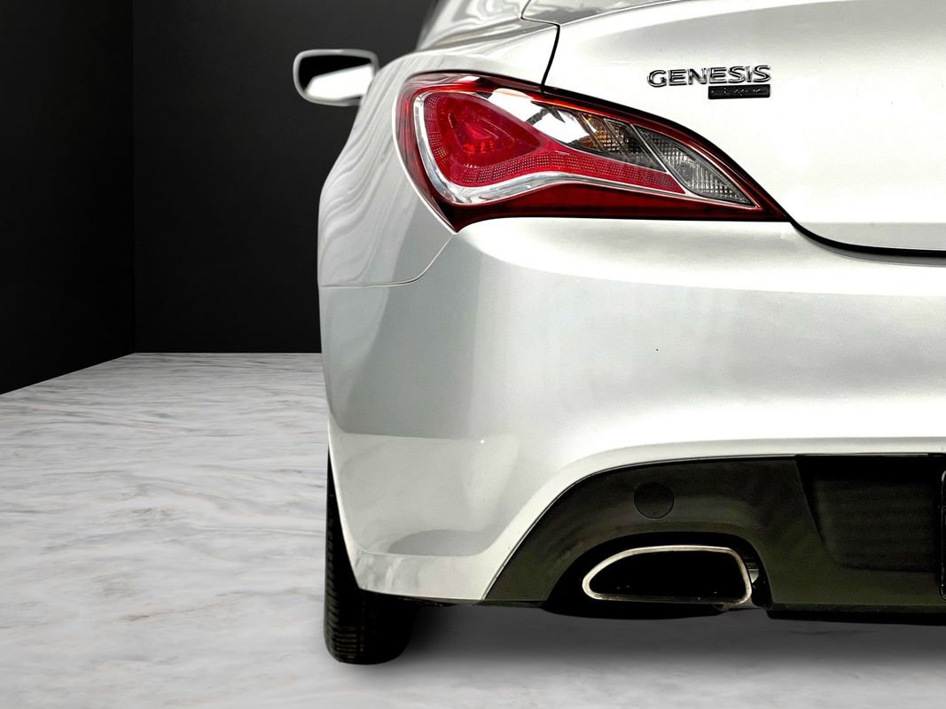 Used 2015 Hyundai Genesis 3.8 image 23