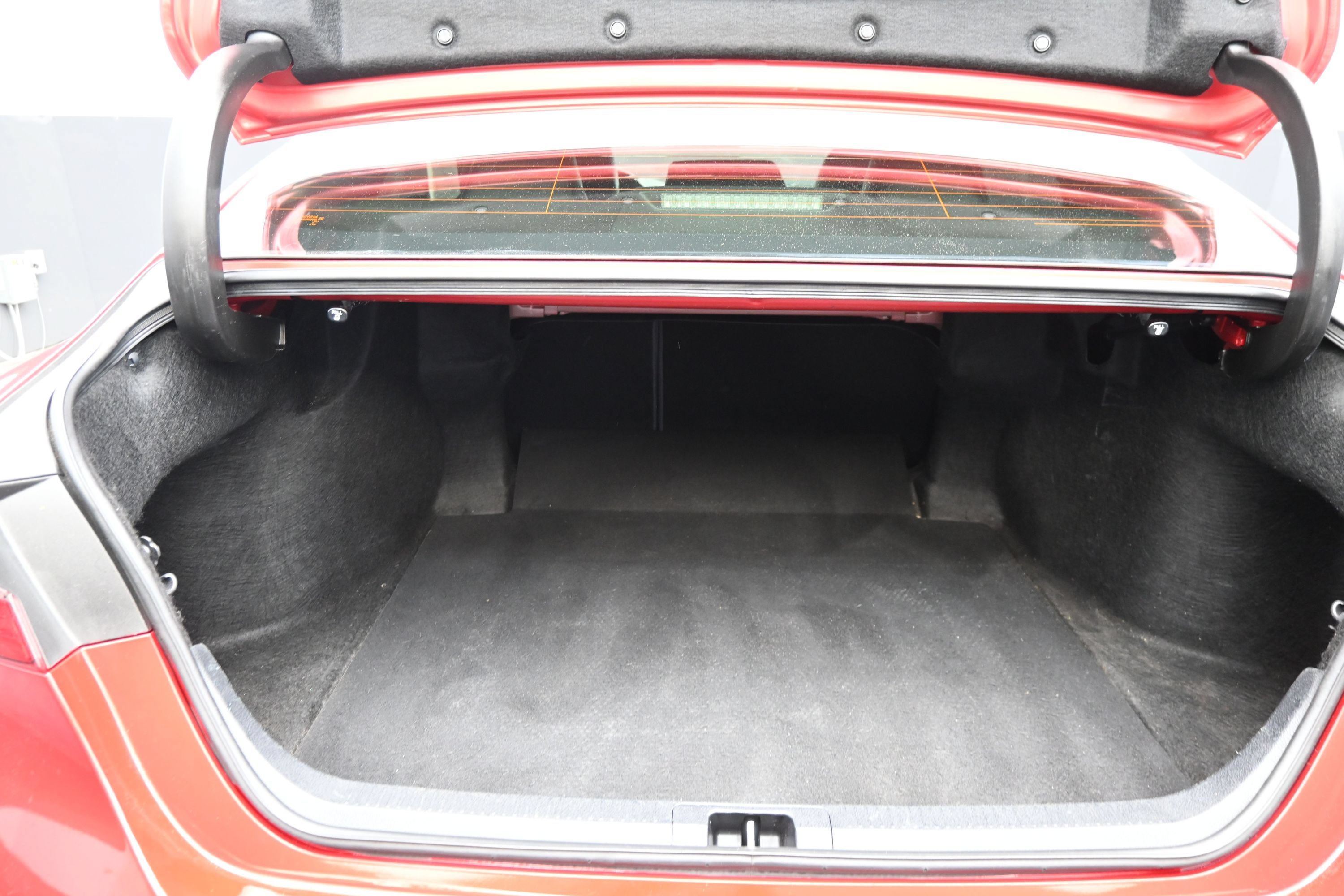 Used 2019 Toyota Camry SE w/ Convenience Package FWD image 17