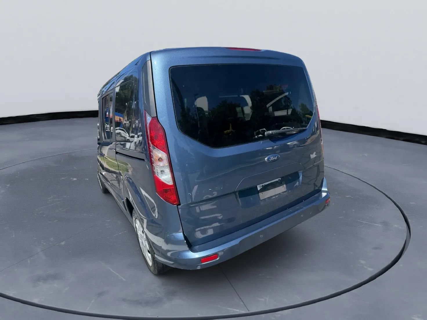 Used 2019 Ford Transit Connect XLT FWD image 4