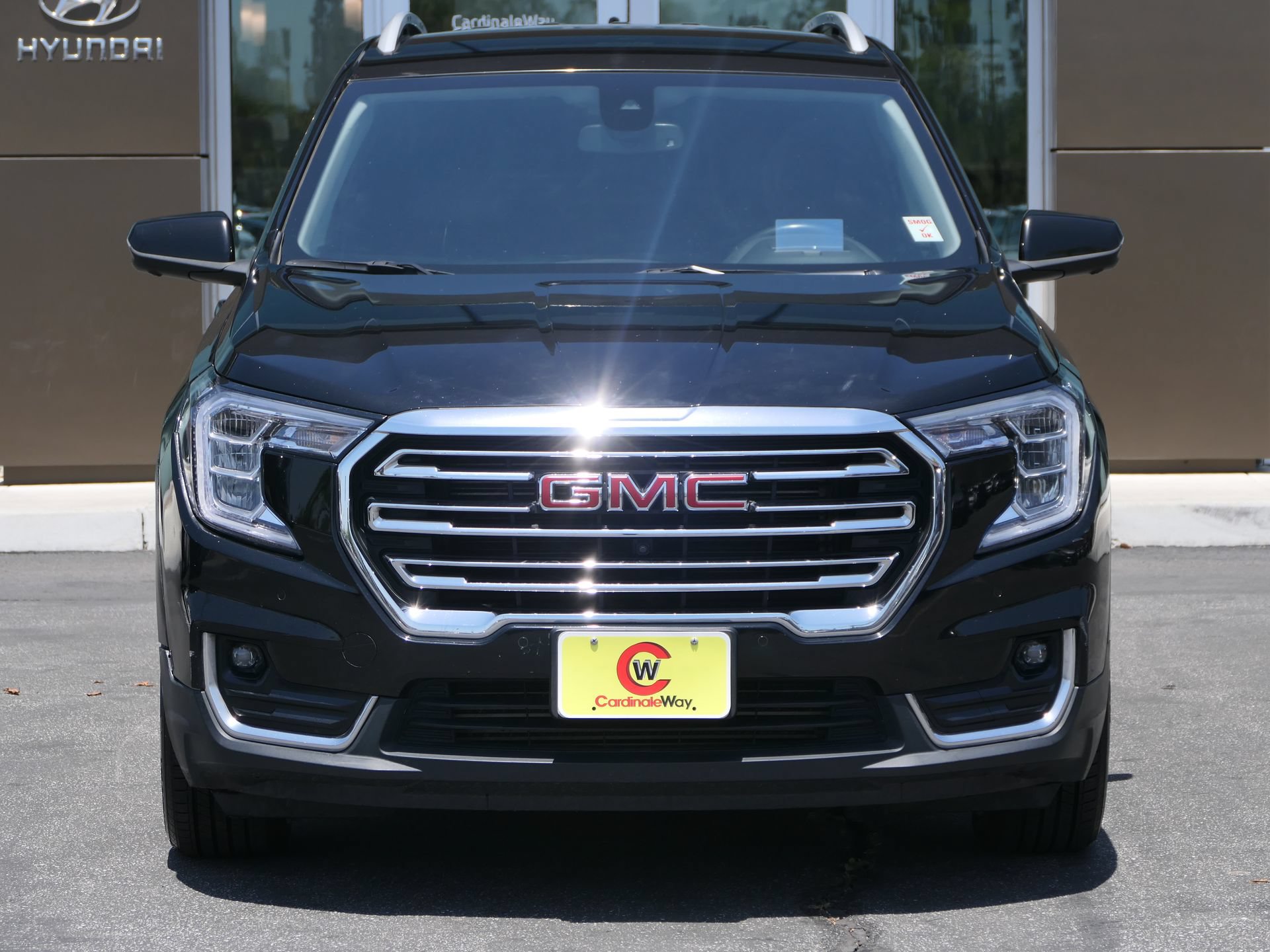 Used 2022 GMC Terrain SLT w/ Tech Package FWD image 8