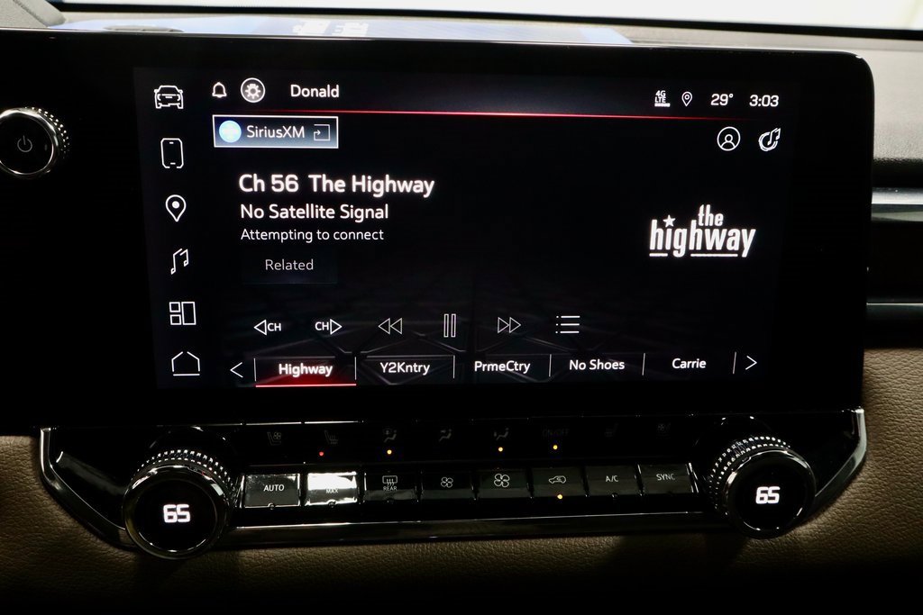 Used 2023 GMC Canyon Denali image 3