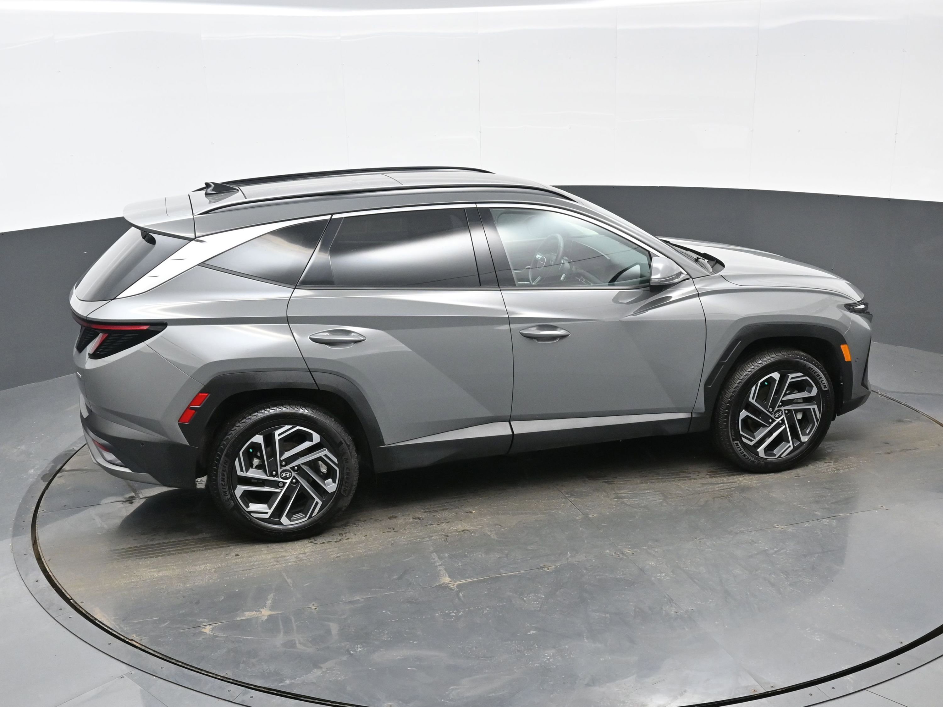 Certified 2025 Hyundai Tucson Limited image 40