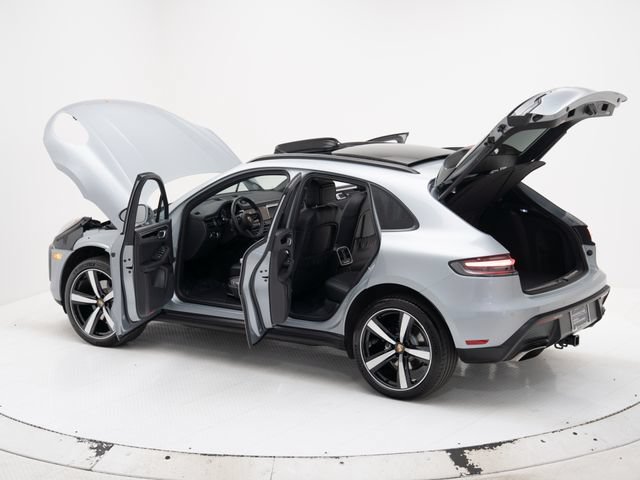 Certified 2026 Porsche Macan AWD/4WD image 11