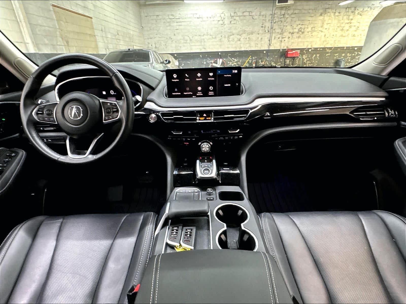 Used 2023 Acura MDX SH-AWD w/ Technology Package image 17