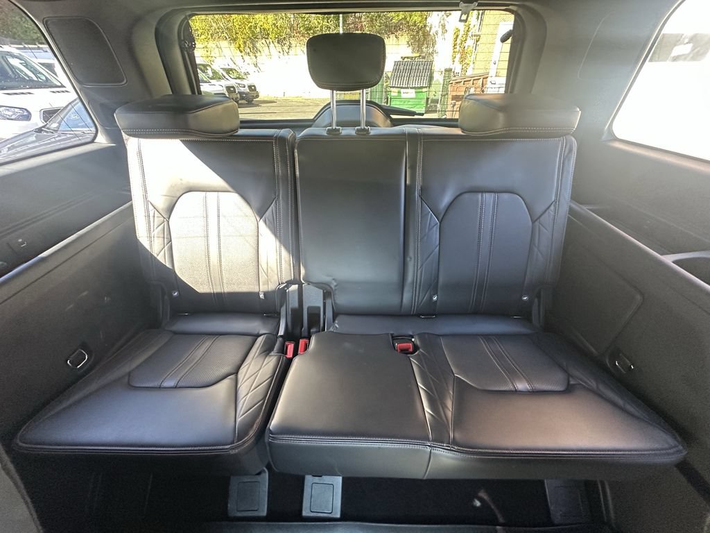 Used 2022 Ford Expedition Platinum AWD/4WD image 13