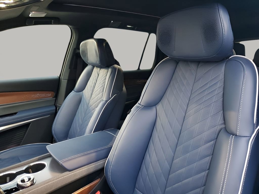 New 2026 Cadillac Vistiq Premium Luxury image 30