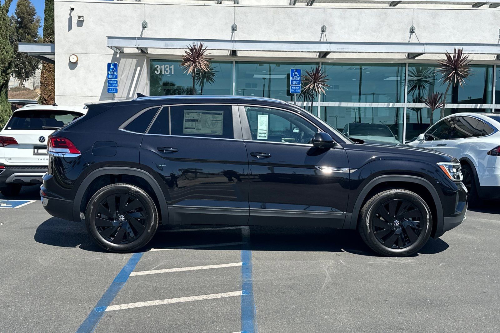 New 2026 Volkswagen Atlas Cross Sport SE FWD image 4