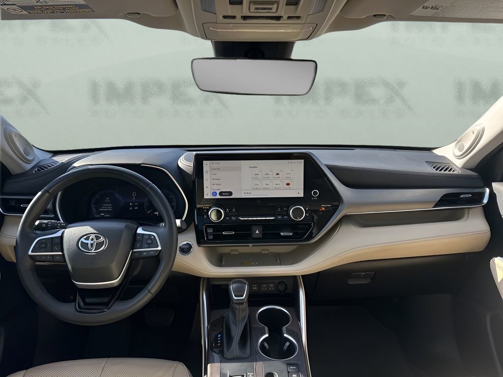 Used 2023 Toyota Highlander Limited image 16