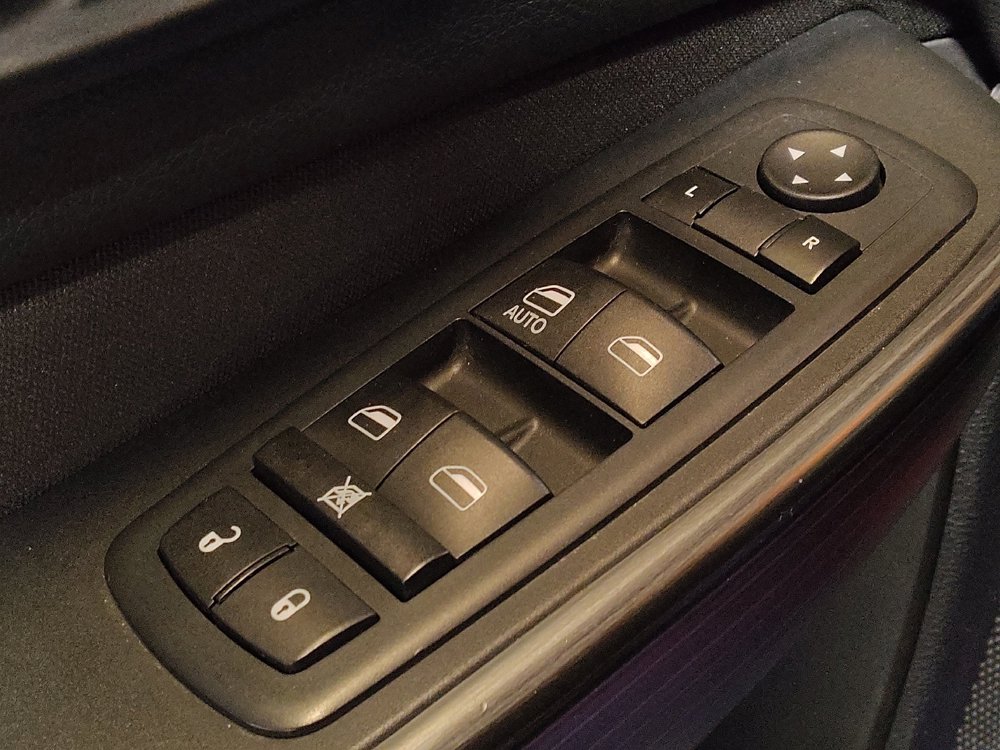 Used 2017 Jeep Cherokee Sport image 27