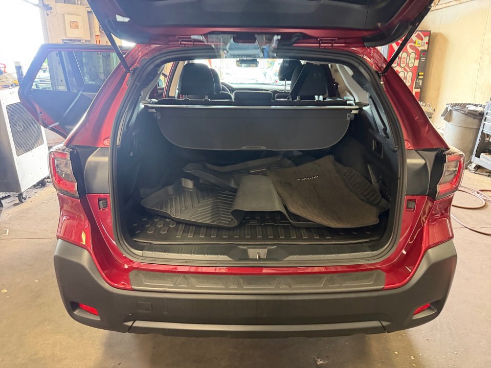 Used 2025 Subaru Outback Premium AWD/4WD image 18
