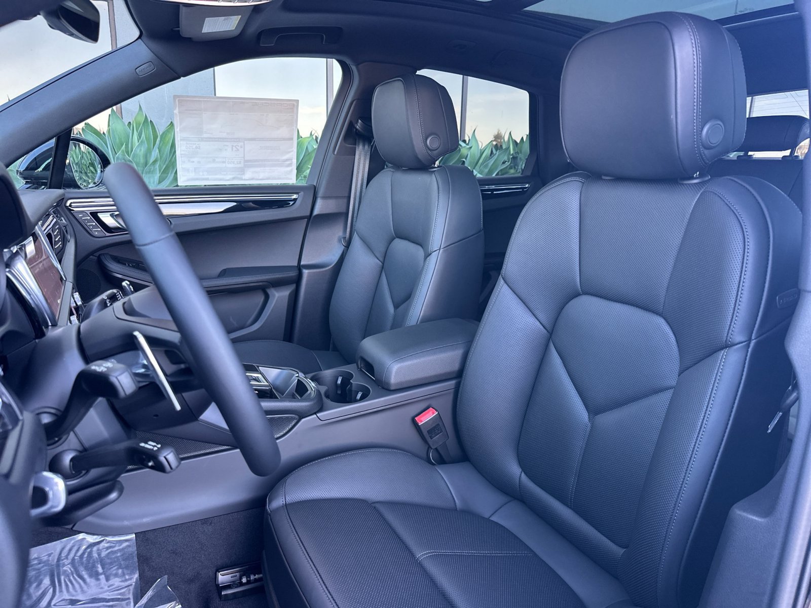 New 2026 Porsche Macan AWD/4WD image 6