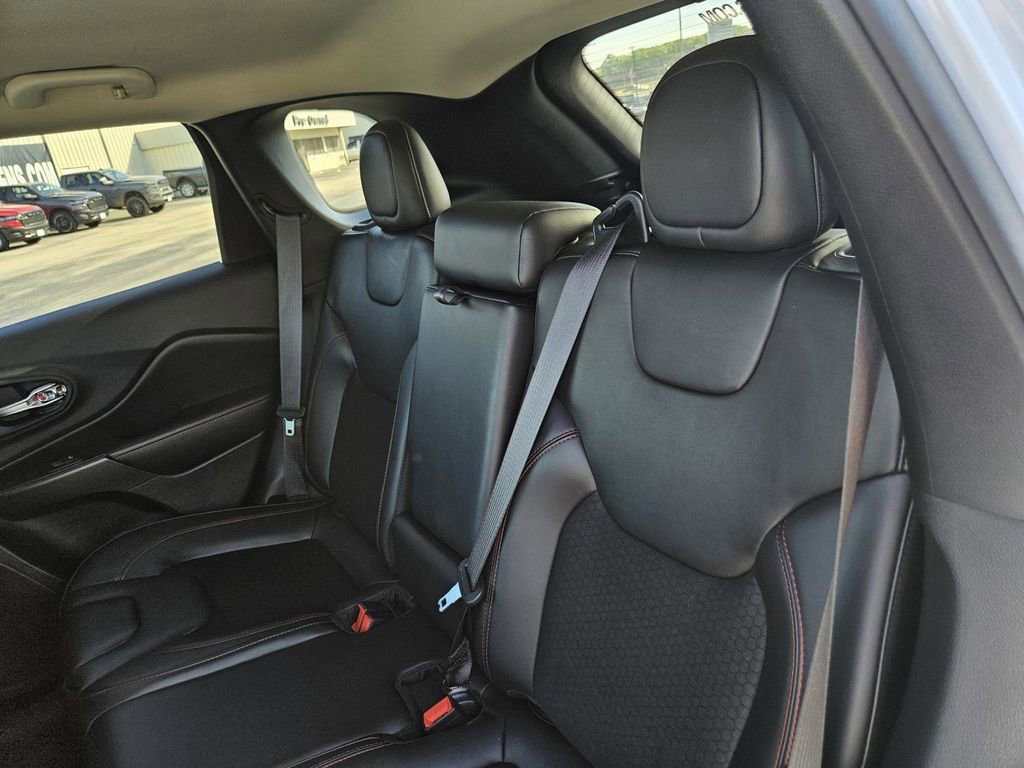 Used 2019 Jeep Cherokee Trailhawk w/ Comfort/Convenience Group image 32