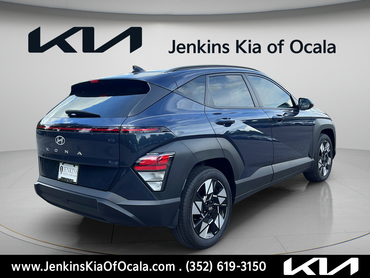 Used 2024 Hyundai Kona SEL w/ Convenience Package FWD image 3